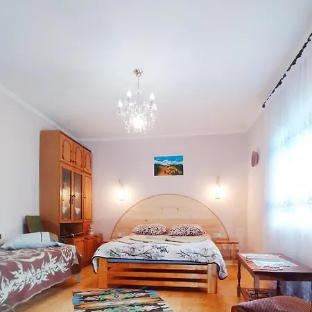 Садиба У Надії Villa Guta Exterior photo